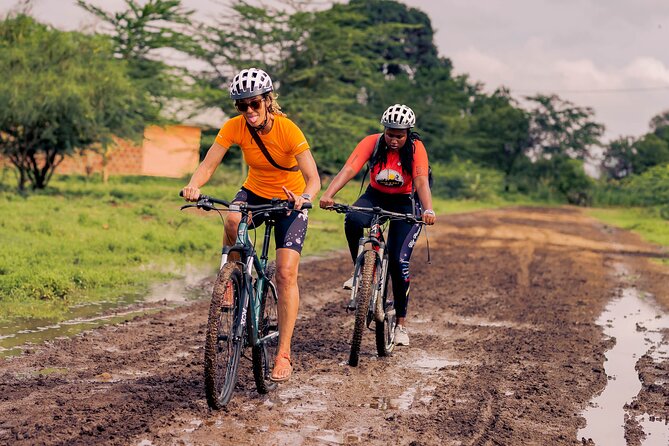 1_Day Bike Tour to Chemka Hotspring - Stop 1 at Chemka Hotspring: Warm Turquoise Water and Time to Soak