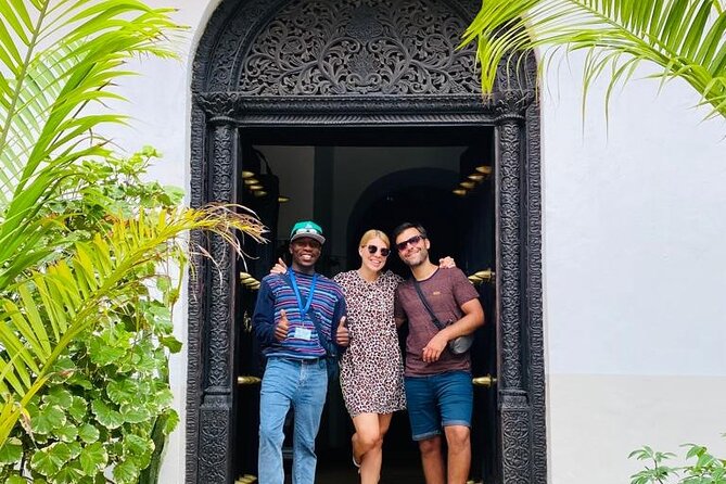 3 Hours Private Stone Town Walking Tour - Freddie Mercury Museum: a photo stop, with an $8 choice inside