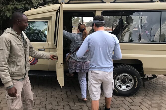4 Days safari Tour Tanzania - Day 4: Ngorongoro Crater descent, black rhino chances, flamingos at the soda lake