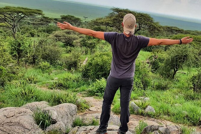 5 days safari, hiking & culture (Serengeti & kilimanjaro) - Ngorongoro black rhino search and the long day back toward Arusha