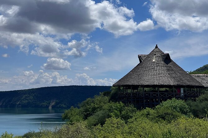 5-Hour Private Guided Tour in Lake Chala with Lunch - The first views: the moment the lake clicks into place