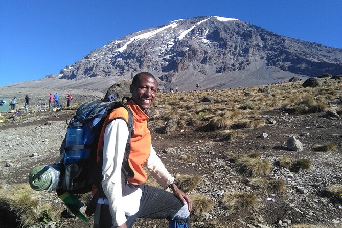 6 days Kilimanjaro Climbing Machame Route in Tanzania - Day 4: Barranco Wall, Karanga Valley Lunch, Barafu Camp (3900m to 4600m)
