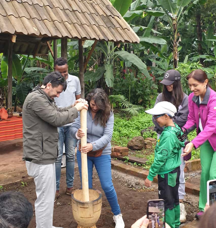 Arusha: Traditional Coffee Preparation(coffee tour) - Meeting Naturalland expeditions and getting oriented fast
