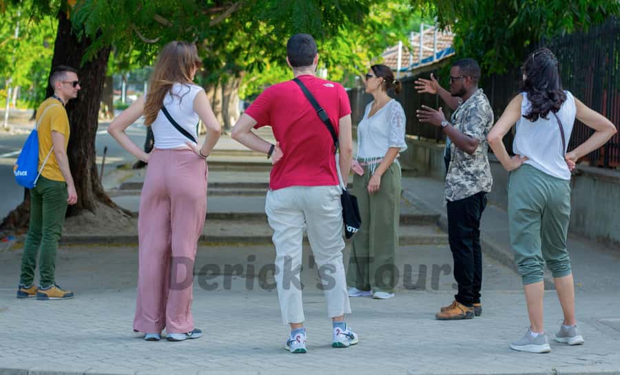Dar es Salaam City Center: Walking Tour - A Local Art Stop: Seeing Modern Dar Through a Gallery