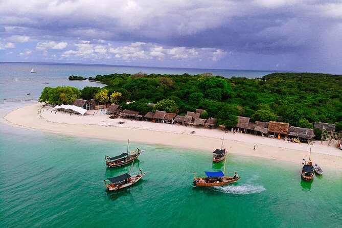Full Day Safari Blue Zanzibar - The crew and guiding style, including names you may meet