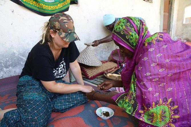 Jambiani Village Women at work and play - Group size, privacy, and how flexible you can be