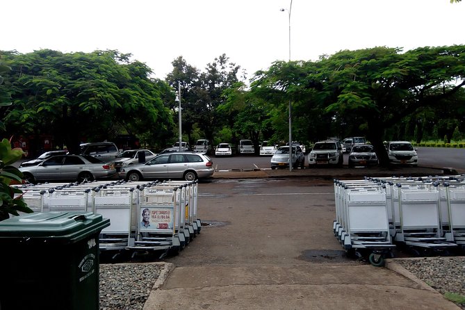 Kilimanjaro Airport taxi to/from Moshi town/Arusha town - Waiting included: what happens when customs runs long