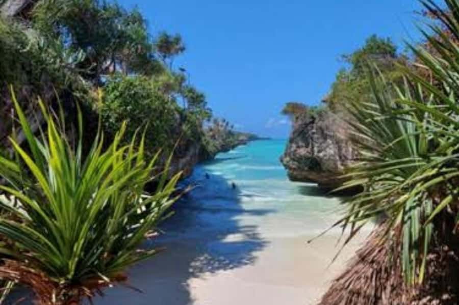 Kuza Cave, Hidden Mtende Beach & The Rock Restaurant - Zanzibar South in a half-day: how these three stops connect
