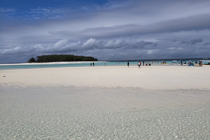 Mnemba Island snorkeling and Swimming with Dolphin - How long is the tour, and why the timing matters
