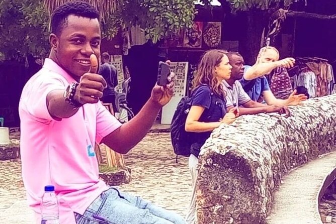 Private Historic Stone Town Tour - Ngome Kongwe Old Fort: context with a clear contrast