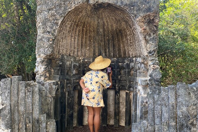 Private Tour in Historical Dar es Salaam with Lunch - National Museum of Tanzania: fossils, ethnography, and national narratives