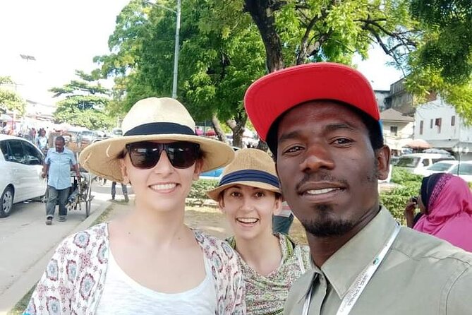 Private Zanzibar Stone Town Historical Tour - Forodhani Gardens and Darajani Bazaar: the Stone Town vibe check
