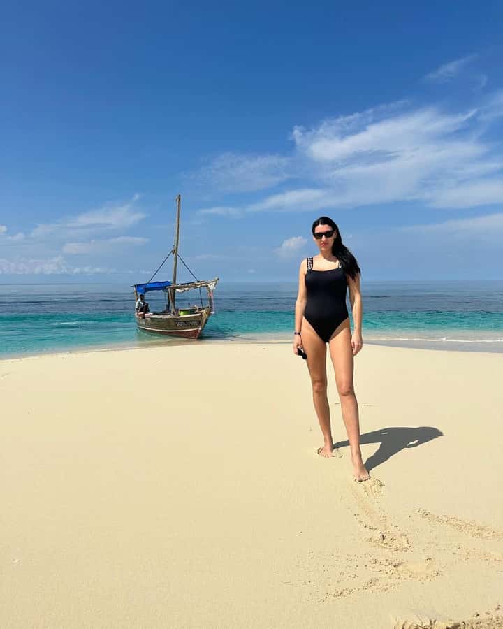 SAFARI BLUE ZANZIBAR : PRIVATE TRIP - Kwale Island lunch and the 500-year baobab tree walk