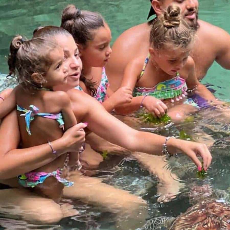 SALAAM CAVE: Swim with turtles & Dine at The Rock Restaurant - The van ride from Unguja South: what the 1 hour and 40 minutes mean