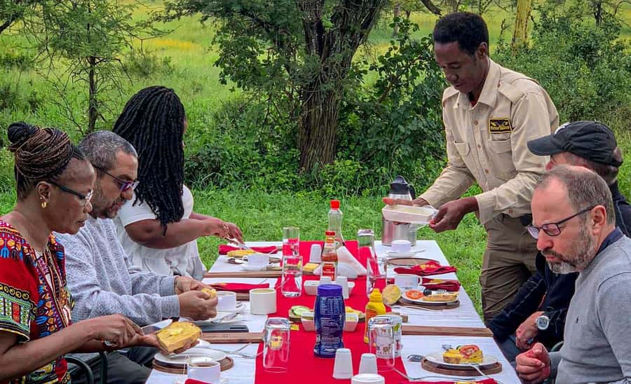 Serengeti Balloon Ride and Luxury Bush Breakfast - Coffee, champagne, and the luxury bush breakfast that actually feels like part of the day
