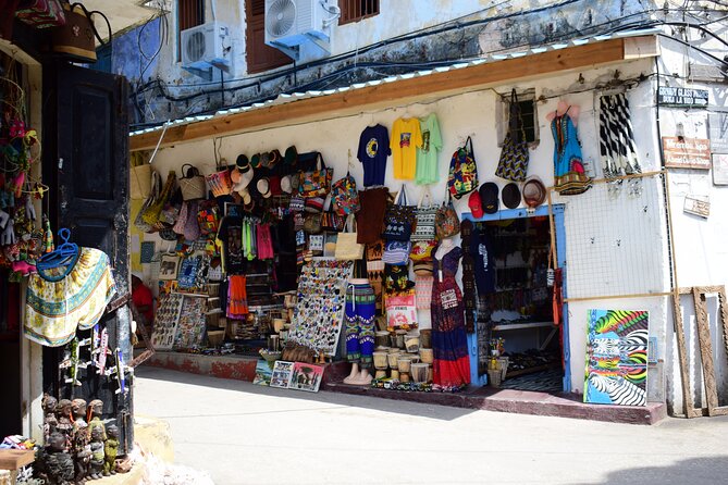 Spice Tour + Stone Town Tour + Prison Island - Jambo Spice Farm: tastings, fruit, and a real lunch break