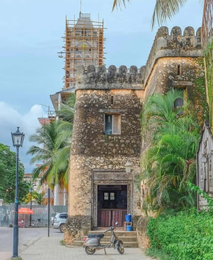 Stone Town, Jozani Forest, Sea Turtles & The Rock Restaurant - Should You Book This Stone Town, Forest, Turtles, and Rock Restaurant Tour?