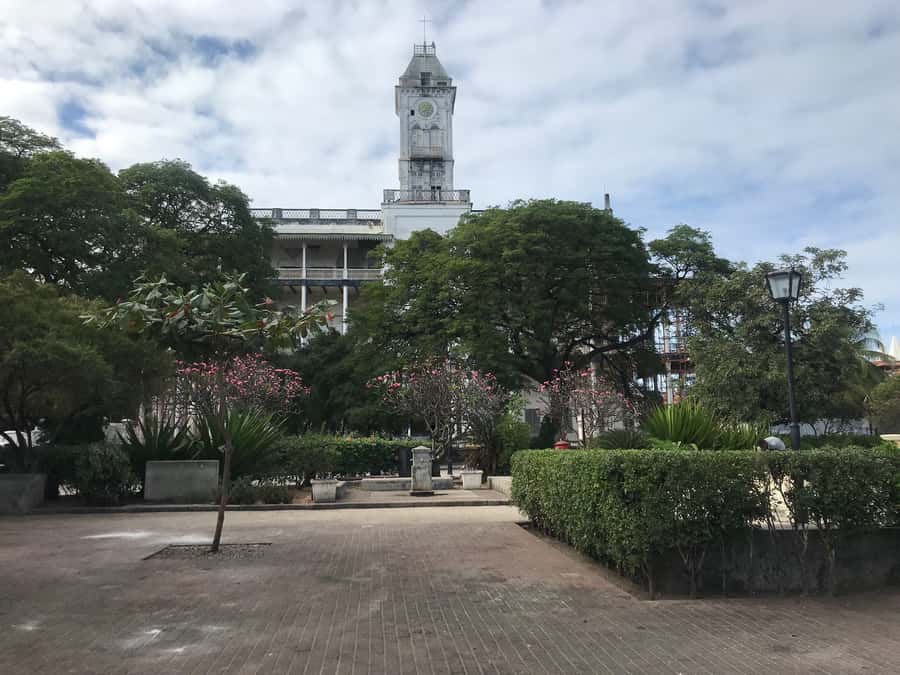 Stone Town: Stone Town and Prison Island Private Day Trip - Markets, slave history, and the curved doors you should not miss