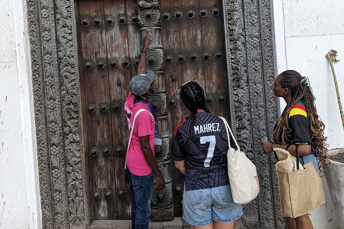 Stone Town Tour in Zanzibar. - Starting at Forodhani: where your Stone Town day takes shape