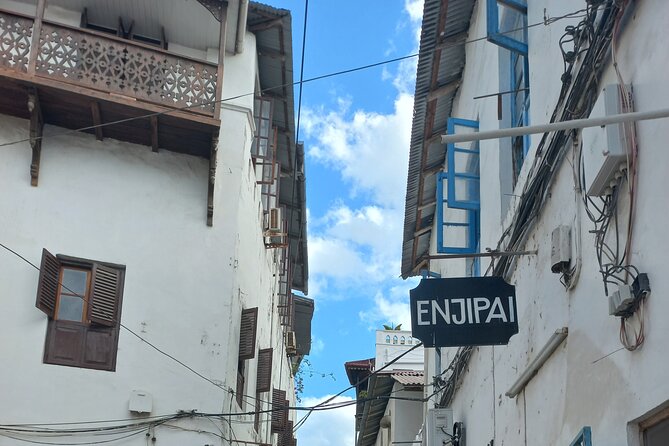 Stone Town Walking Tour - People’s Palace (Beit al-Sahel): royal rooms and the lifestyle of power
