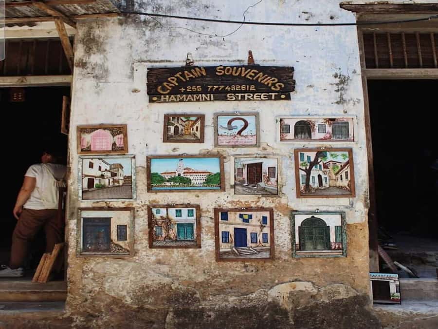 Stone Town Walking Tour with Female Guides - Sultan’s Palace and Forodhani Garden: power meets street-level life