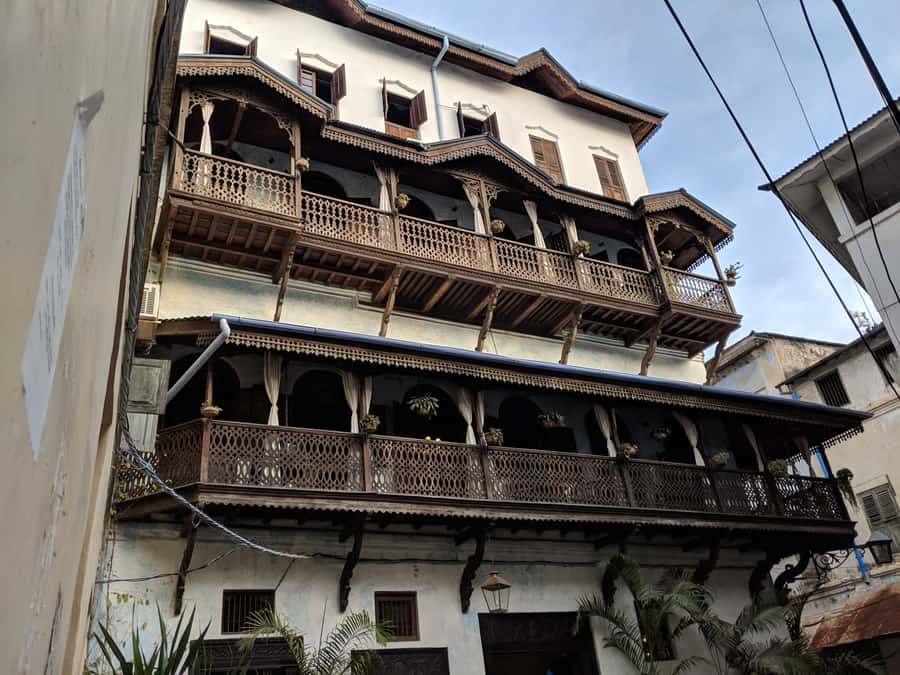 Stonetown Historical Walking Tour & Traditional Lunch - Freddie Mercury’s House: The Fun Photo Stop With Real City Context