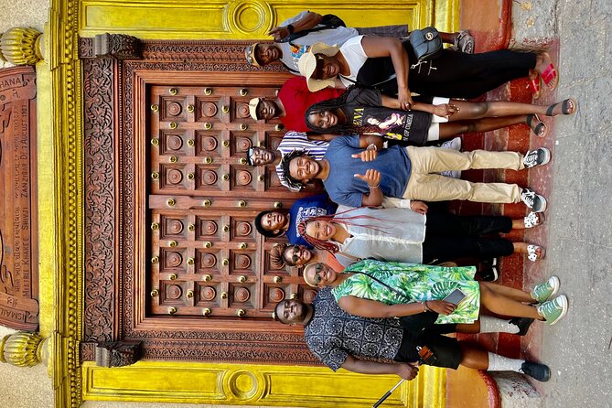 StoneTown Tours - House of Wonder: architecture you can read with the right story