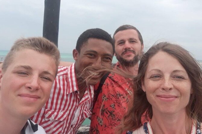 StoneTown Tours - Old Fort: where views meet power