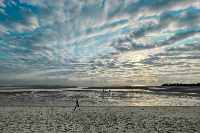 Sunrise Beach Walk with Picnic Breakfast Activity - Key highlights at a glance
