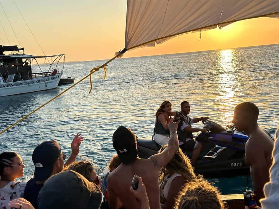 Sunset party cruise in Zanzibar with BoomBoom Boat - Key things to know before you go