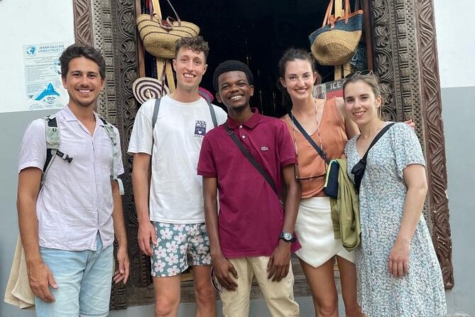 Welcome Zanzibar : A Journey through time for the Old Town - Meeting at Forodhani, and how the pace feels on the ground
