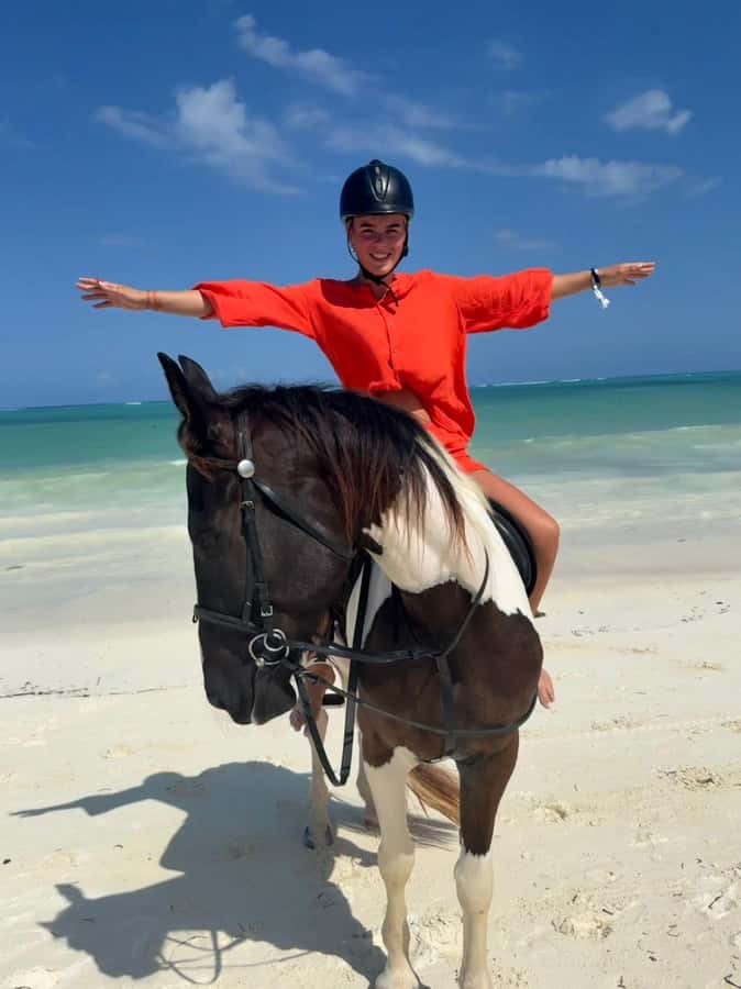 Zanzibar: Beach Horseback Ride and Swim with the Horse - Swimming with your horse: when it happens, it is the star moment