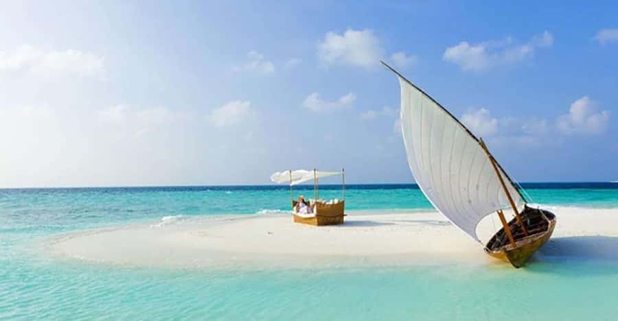 Zanzibar: Prison Island and Nakupenda Sandbank With Lunch - Getting there smoothly: hotel pickup, van ride, and small dhow boats