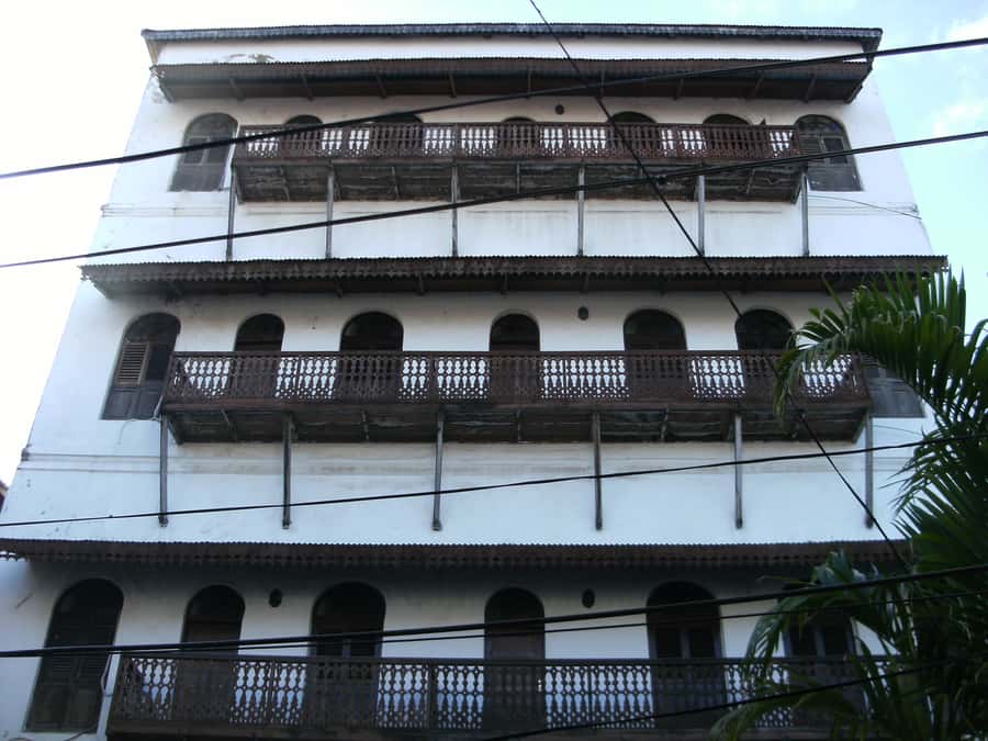 Zanzibar: Stone Town & Spice Farm Tour with Lunch - Entering Stone Town from Old Fort, then getting your bearings fast