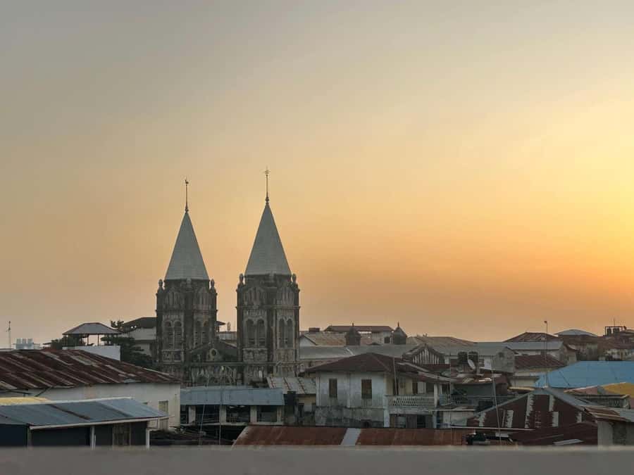Zanzibar: Sunset Dhow Cruise in Stone town - The Forodhani break before sunset: photos, views, and breathing room