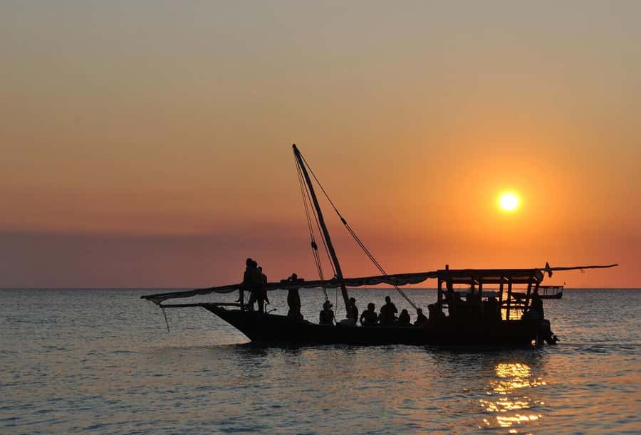 Zanzibar: Sunset Dhow Cruise in Stone town - Getting to the water near Forodhani and Stone Town